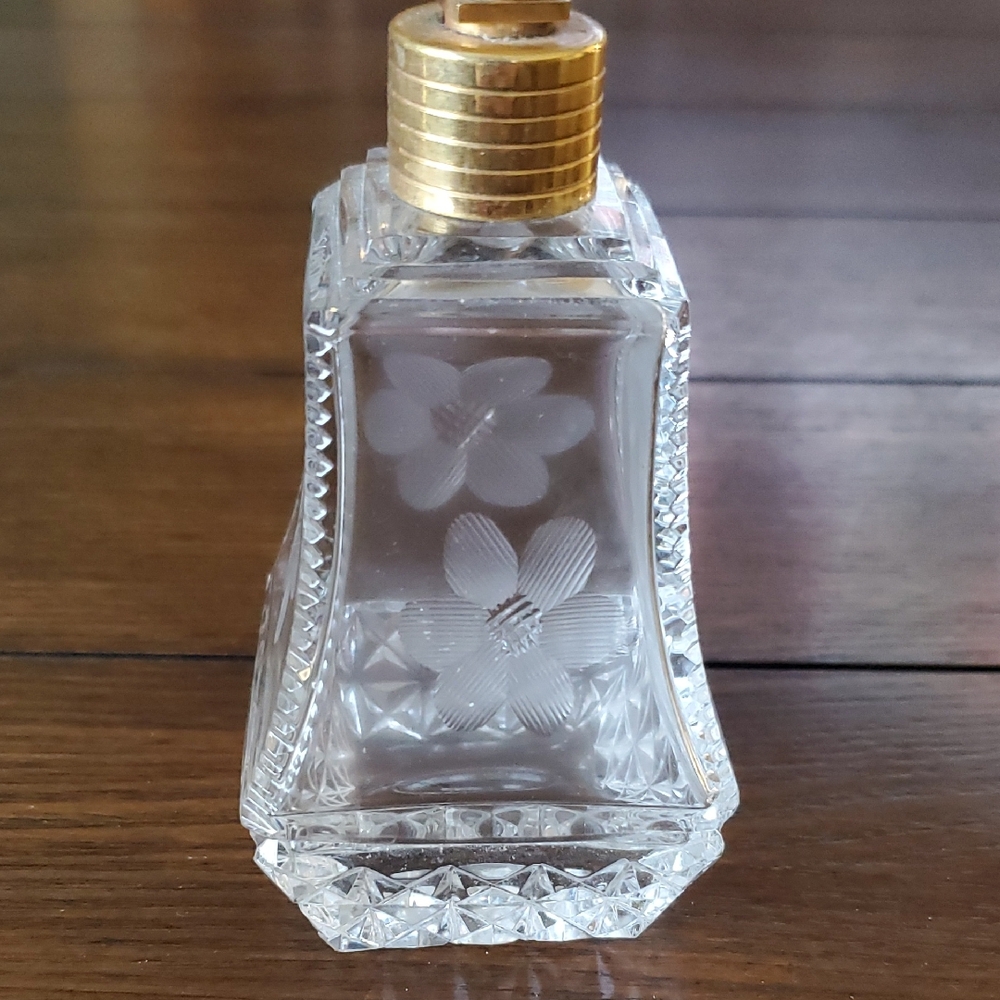 Elegant Crystal Perfume Bottle with Gold Cap